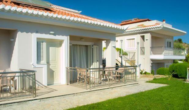 Vereniki Apartments Finikounta Exterior photo